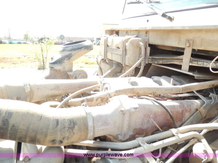 image for item D8076 1986 Mack utility crane truck