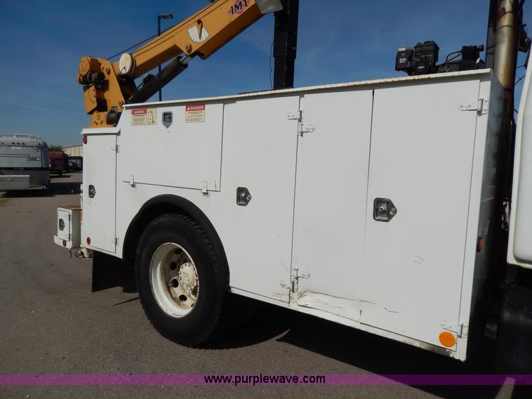 image for item D8076 1986 Mack utility crane truck