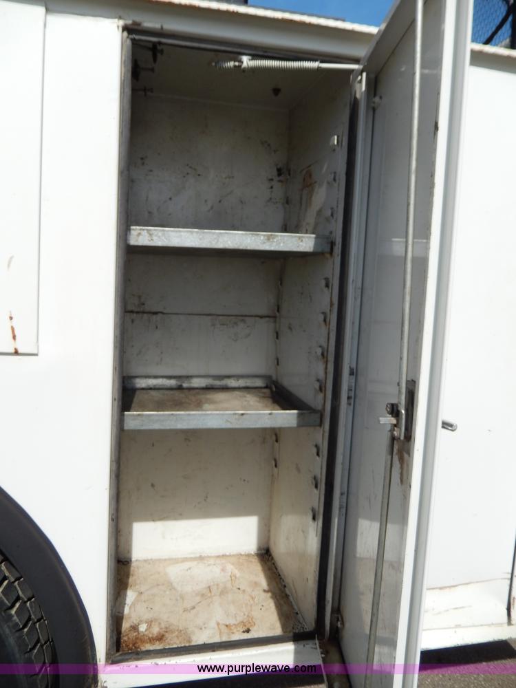 image for item D8076 1986 Mack utility crane truck