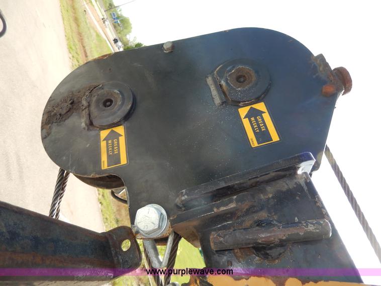 image for item D8076 1986 Mack utility crane truck