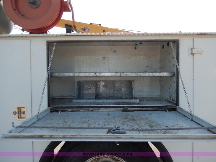 image for item D8076 1986 Mack utility crane truck