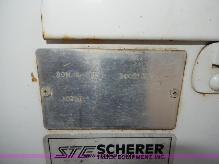 image for item D8076 1986 Mack utility crane truck