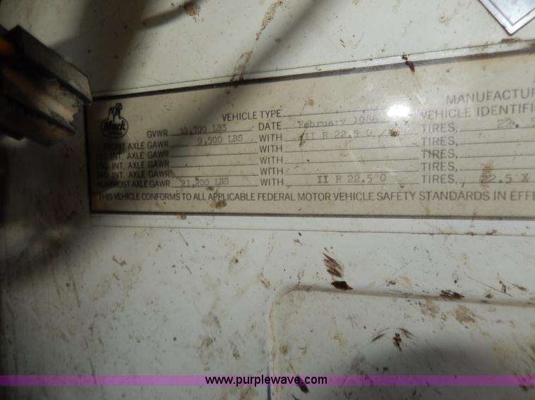 image for item D8076 1986 Mack utility crane truck