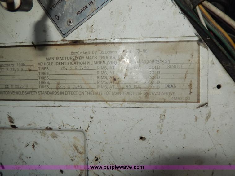 image for item D8076 1986 Mack utility crane truck