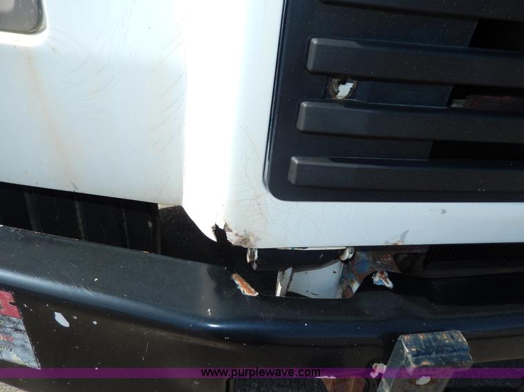 image for item D8076 1986 Mack utility crane truck