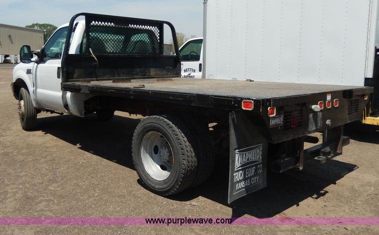 image for item D8081 2000 Ford F450 XLT Super Duty flatbed truck