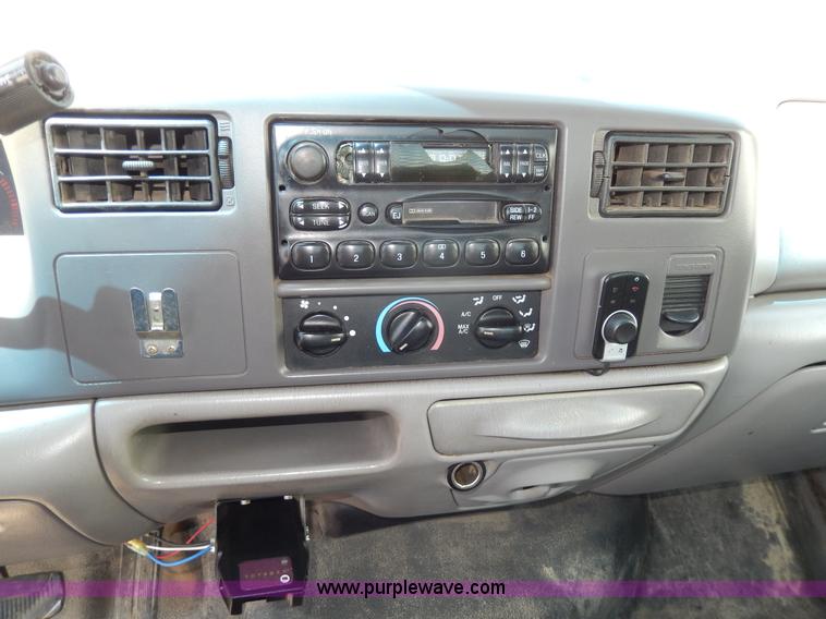 image for item D8081 2000 Ford F450 XLT Super Duty flatbed truck