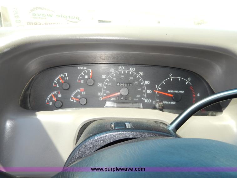 image for item D8081 2000 Ford F450 XLT Super Duty flatbed truck