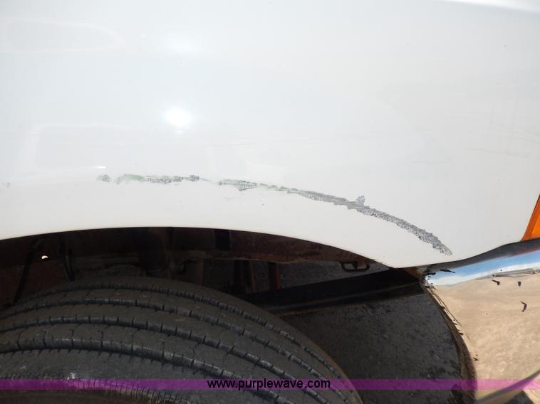 image for item D8081 2000 Ford F450 XLT Super Duty flatbed truck