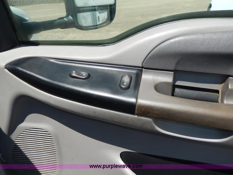 image for item D8081 2000 Ford F450 XLT Super Duty flatbed truck