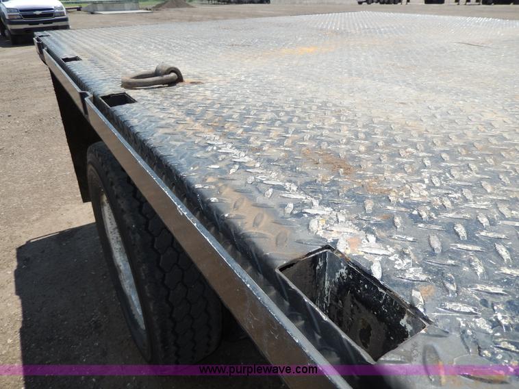 image for item D8081 2000 Ford F450 XLT Super Duty flatbed truck