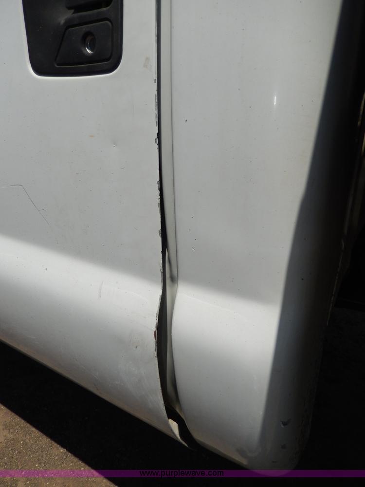 image for item D8081 2000 Ford F450 XLT Super Duty flatbed truck