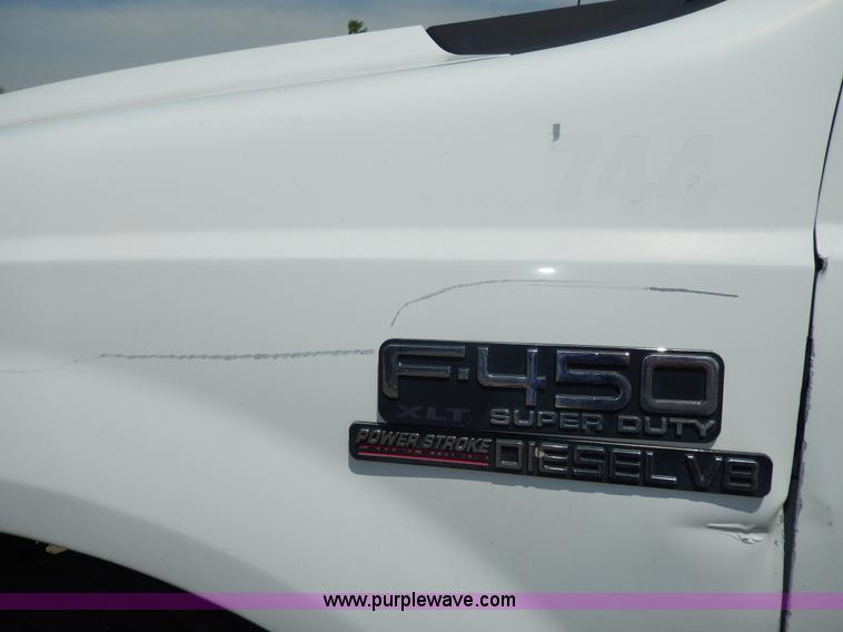 image for item D8081 2000 Ford F450 XLT Super Duty flatbed truck