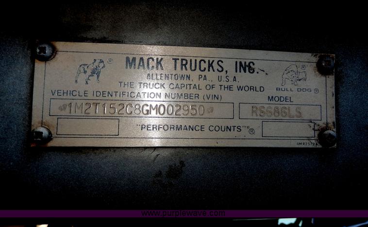 image for item D8169 1986 Mack RS686LS barrel dump truck