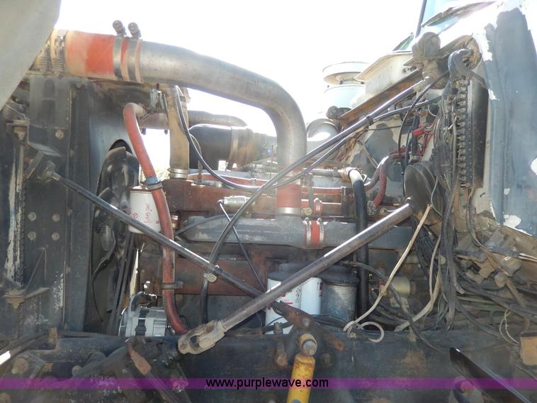 image for item D8169 1986 Mack RS686LS barrel dump truck