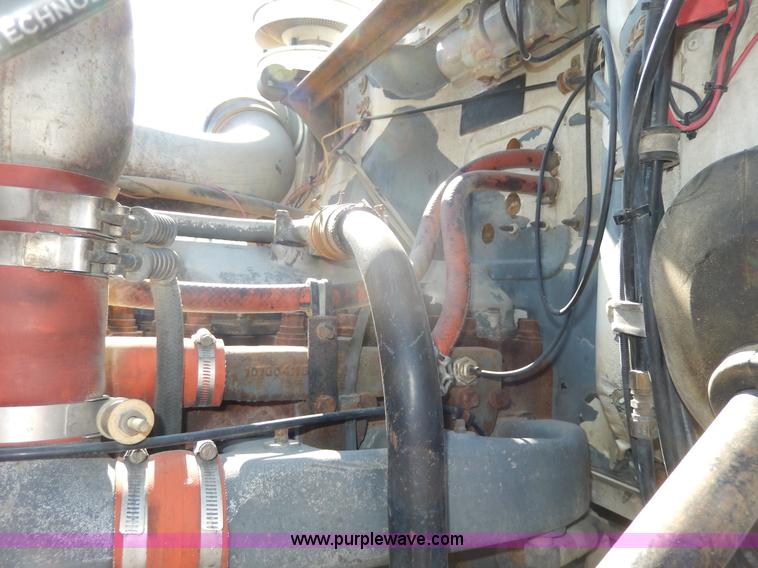 image for item D8169 1986 Mack RS686LS barrel dump truck