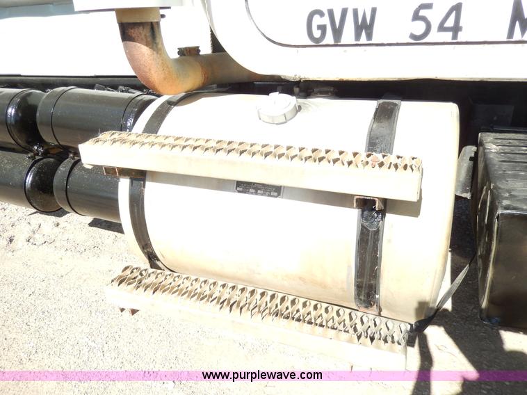 image for item D8169 1986 Mack RS686LS barrel dump truck