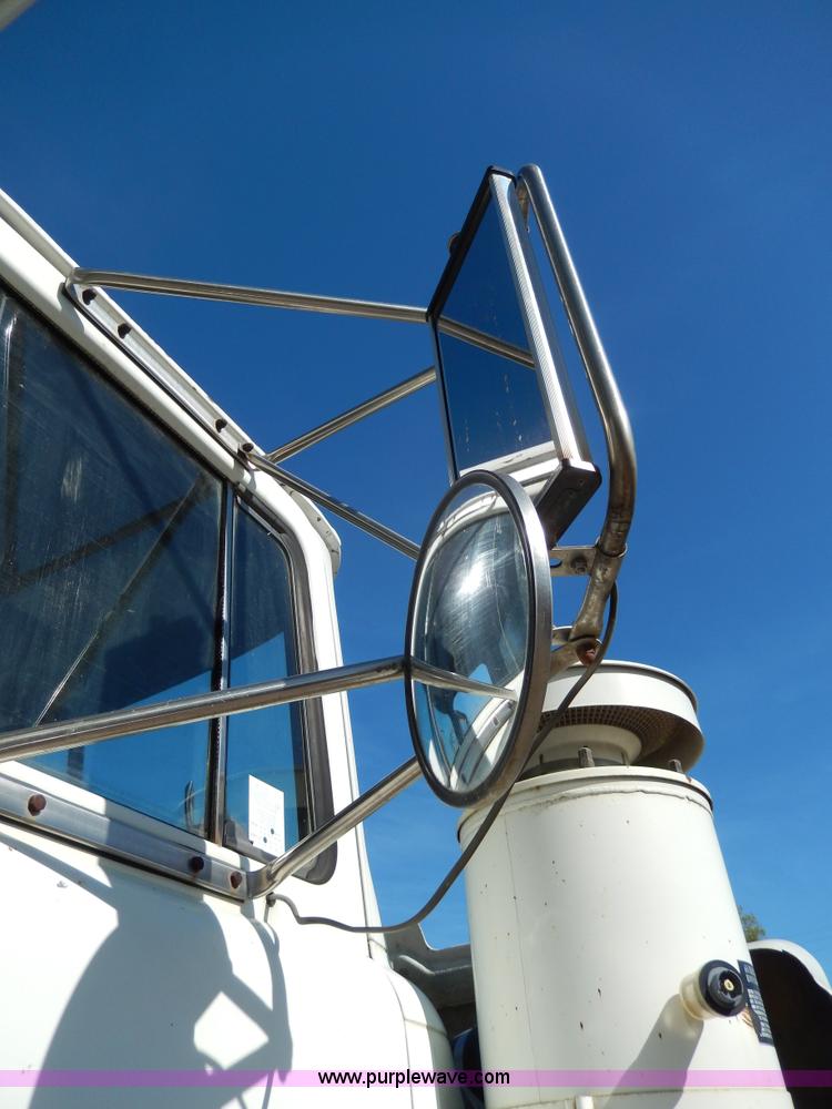 image for item D8169 1986 Mack RS686LS barrel dump truck