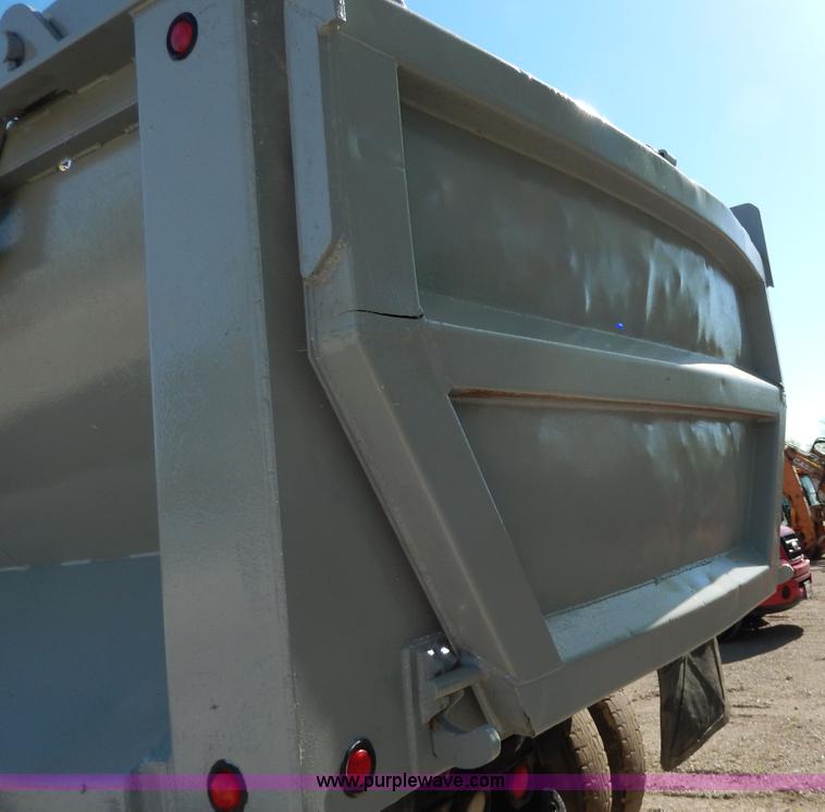 image for item D8169 1986 Mack RS686LS barrel dump truck