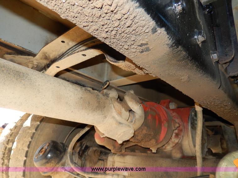 image for item D8169 1986 Mack RS686LS barrel dump truck