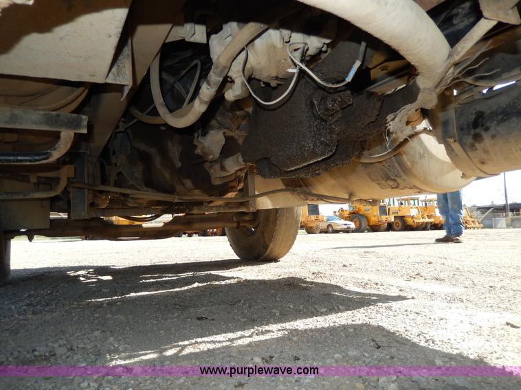 image for item D8169 1986 Mack RS686LS barrel dump truck