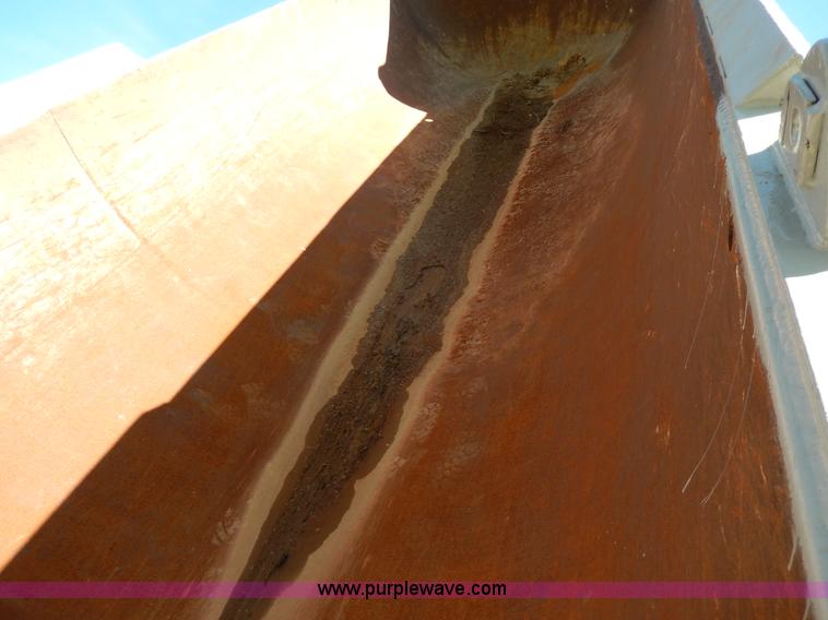 image for item D8169 1986 Mack RS686LS barrel dump truck