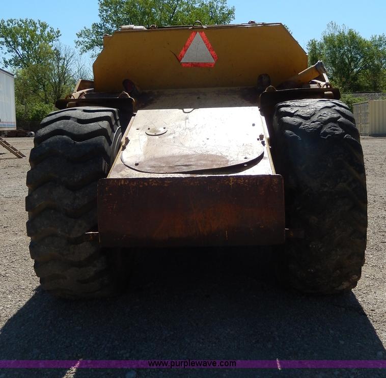 image for item D8170 1976 Caterpillar 613B scraper