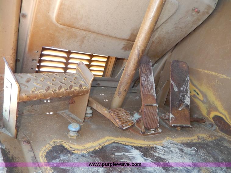 image for item D8170 1976 Caterpillar 613B scraper