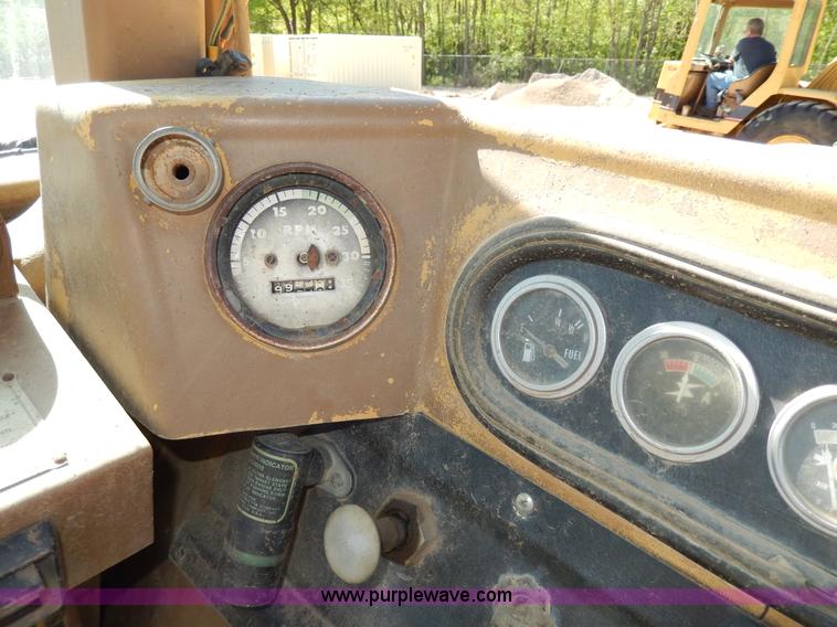 image for item D8170 1976 Caterpillar 613B scraper