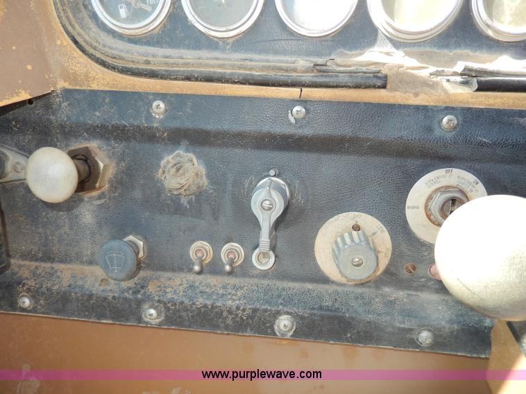 image for item D8170 1976 Caterpillar 613B scraper