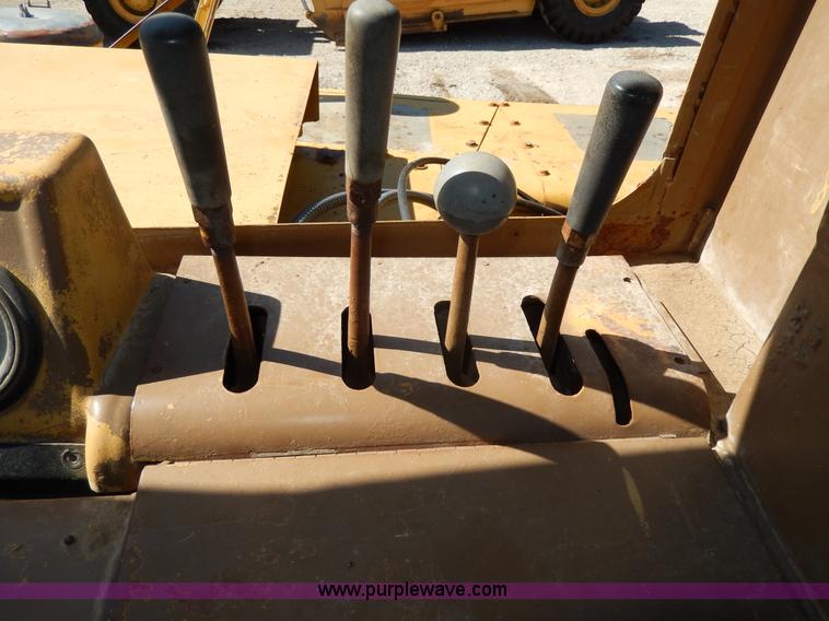 image for item D8170 1976 Caterpillar 613B scraper