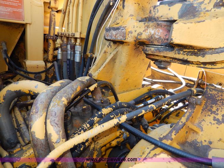 image for item D8170 1976 Caterpillar 613B scraper