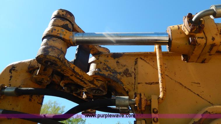 image for item D8170 1976 Caterpillar 613B scraper