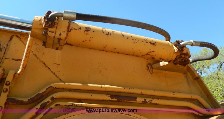 image for item D8170 1976 Caterpillar 613B scraper