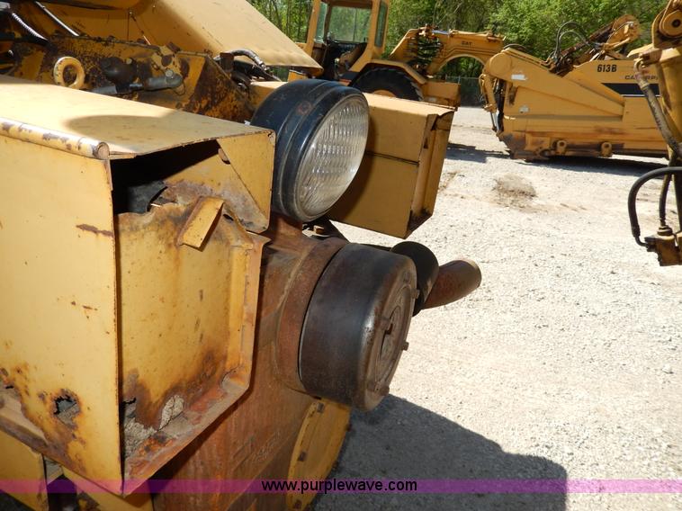 image for item D8170 1976 Caterpillar 613B scraper