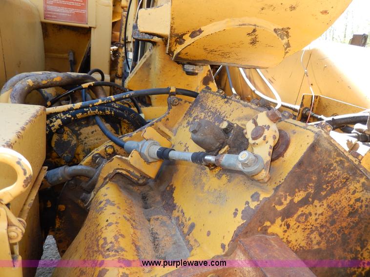 image for item D8170 1976 Caterpillar 613B scraper