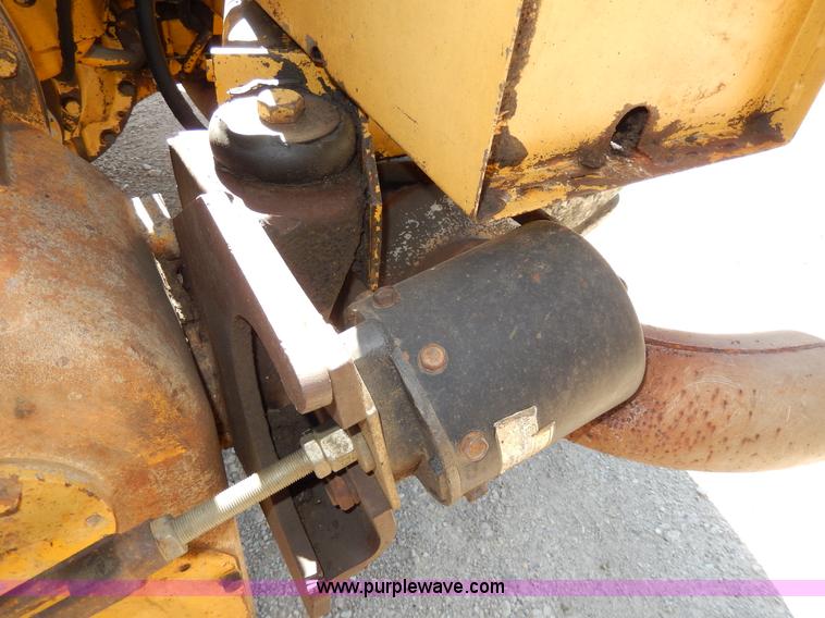 image for item D8170 1976 Caterpillar 613B scraper