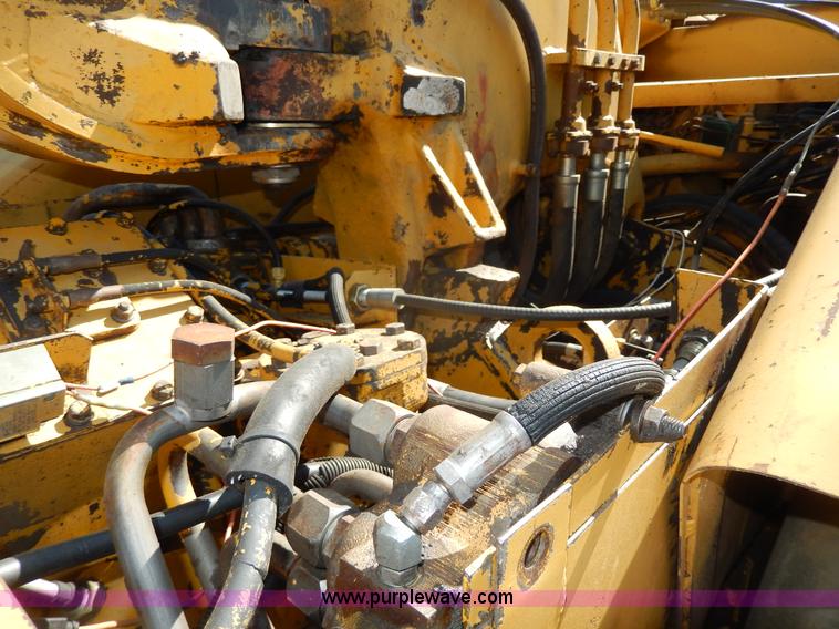 image for item D8170 1976 Caterpillar 613B scraper