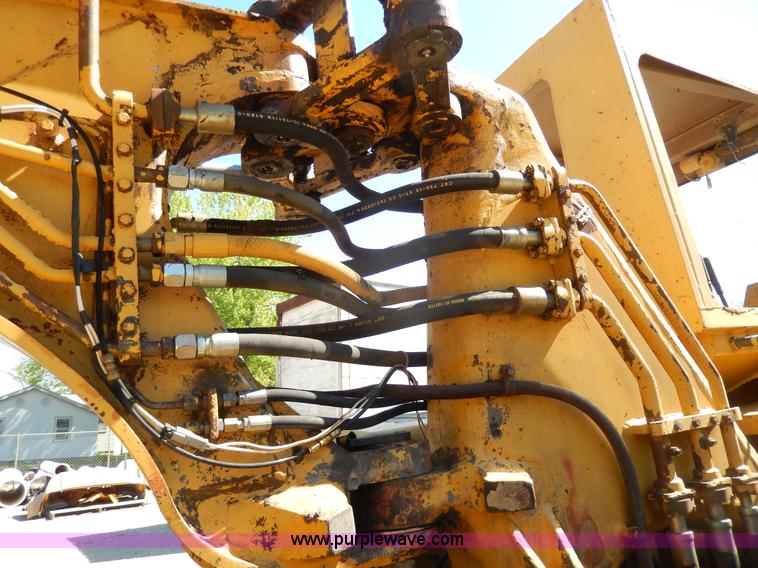 image for item D8170 1976 Caterpillar 613B scraper