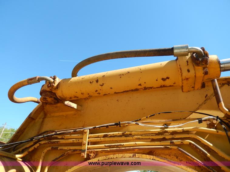 image for item D8170 1976 Caterpillar 613B scraper