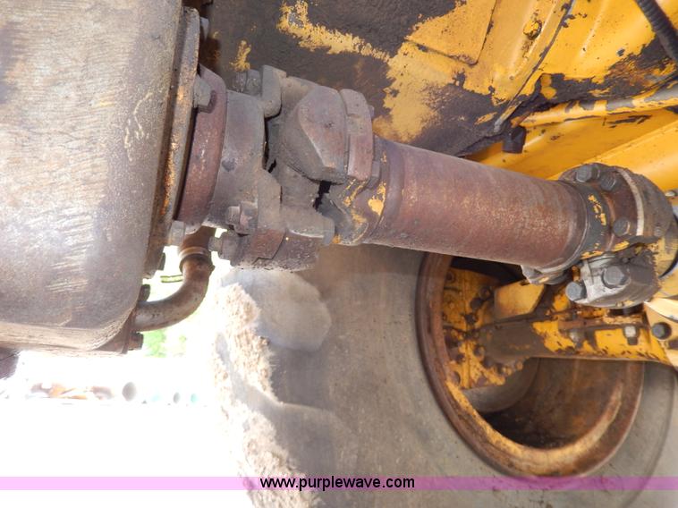 image for item D8170 1976 Caterpillar 613B scraper