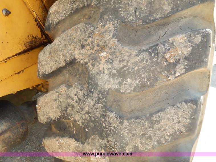 image for item D8170 1976 Caterpillar 613B scraper