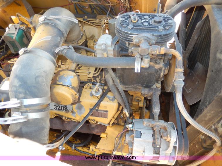 image for item D8170 1976 Caterpillar 613B scraper