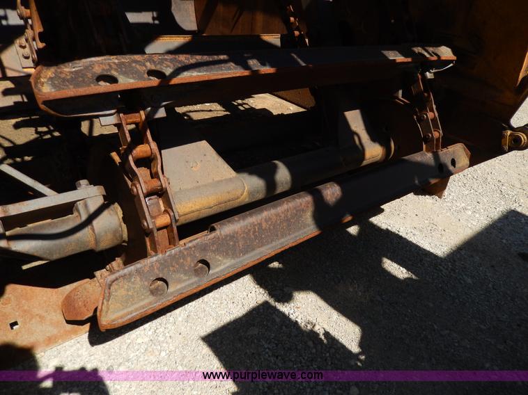 image for item D8170 1976 Caterpillar 613B scraper