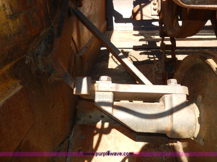 image for item D8170 1976 Caterpillar 613B scraper