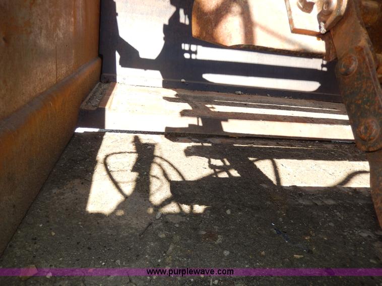 image for item D8170 1976 Caterpillar 613B scraper