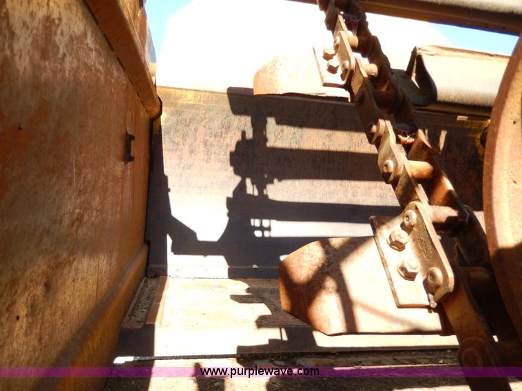 image for item D8170 1976 Caterpillar 613B scraper