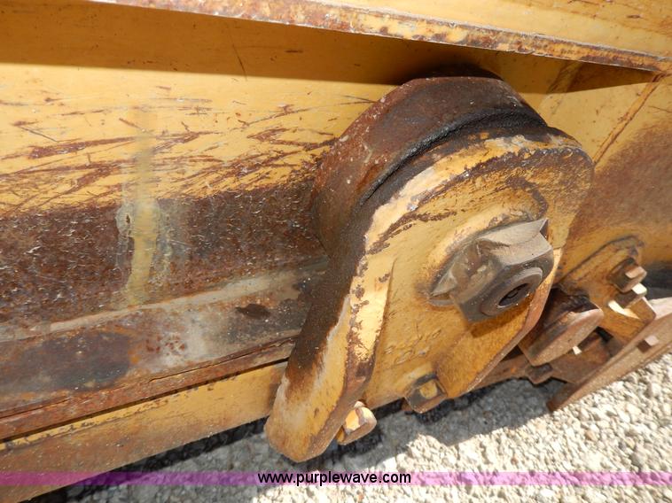 image for item D8170 1976 Caterpillar 613B scraper