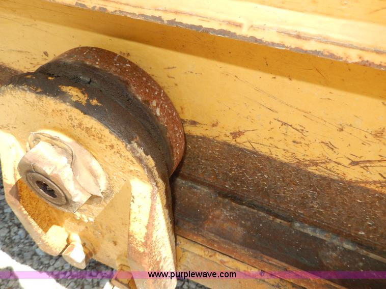 image for item D8170 1976 Caterpillar 613B scraper