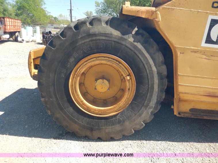 image for item D8170 1976 Caterpillar 613B scraper